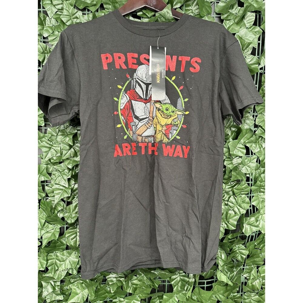 Mens Sz Medium NWT Ugly Christmas Shirt Star Wars Mandalorian Baby Yoda